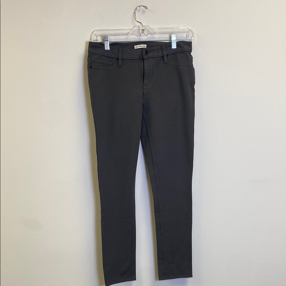Calvin Klein Women's Gray Jeans Size 4 Straight Skinny